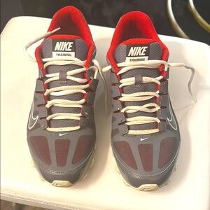Nike Reax 8 TR Sneakers